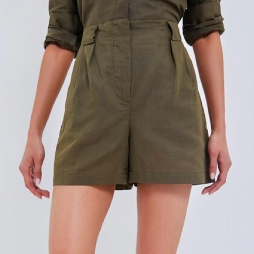 Tuckernuck Army Green High-Rise Safari Shorts Women’s M Summer Vacation Designer